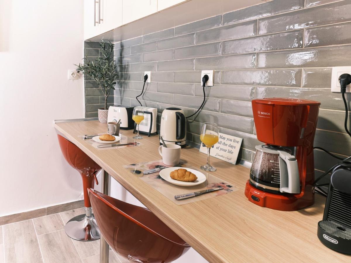 "Under The Olive Tree"- Beautiful Apartment In The Heart Of 아테네 외부 사진